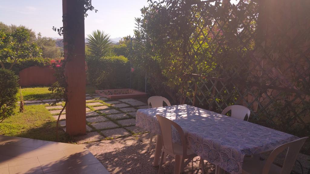 Residence Appartamenti Caffarena Àrbatax Rum bild