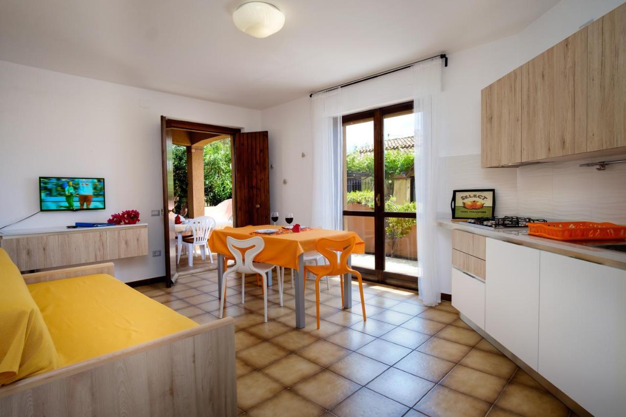 Residence Appartamenti Caffarena Àrbatax Exteriör bild
