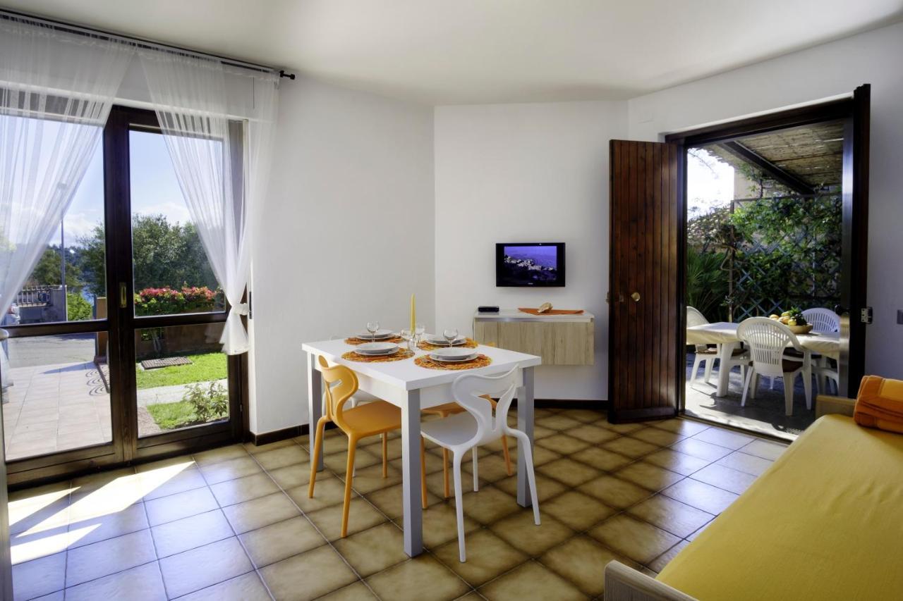 Residence Appartamenti Caffarena Àrbatax Exteriör bild