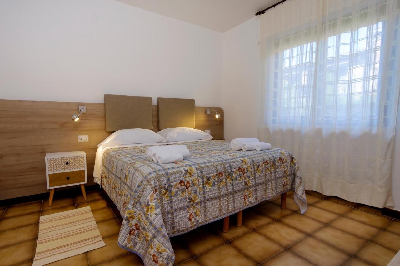 Residence Appartamenti Caffarena Àrbatax Exteriör bild